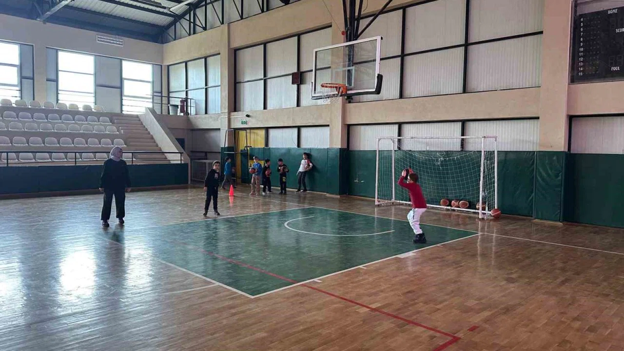 Ayvacık’ta spor kurslarına yoğun ilgi