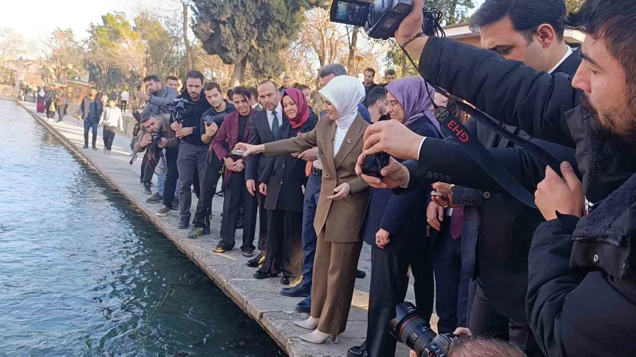 Bakan Göktaş Balıklıgöl’ü gezdi