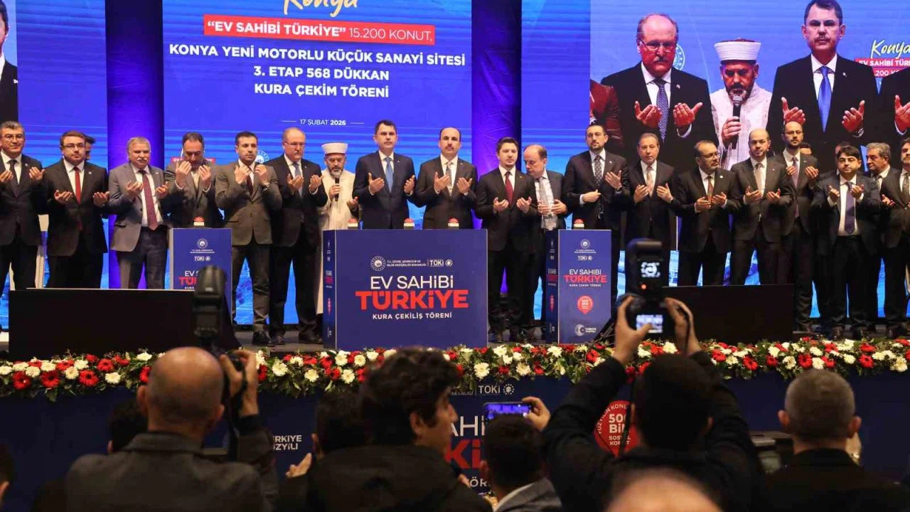 Bakan Kurum: "Biz lafla değil, eserle konuşuyoruz"