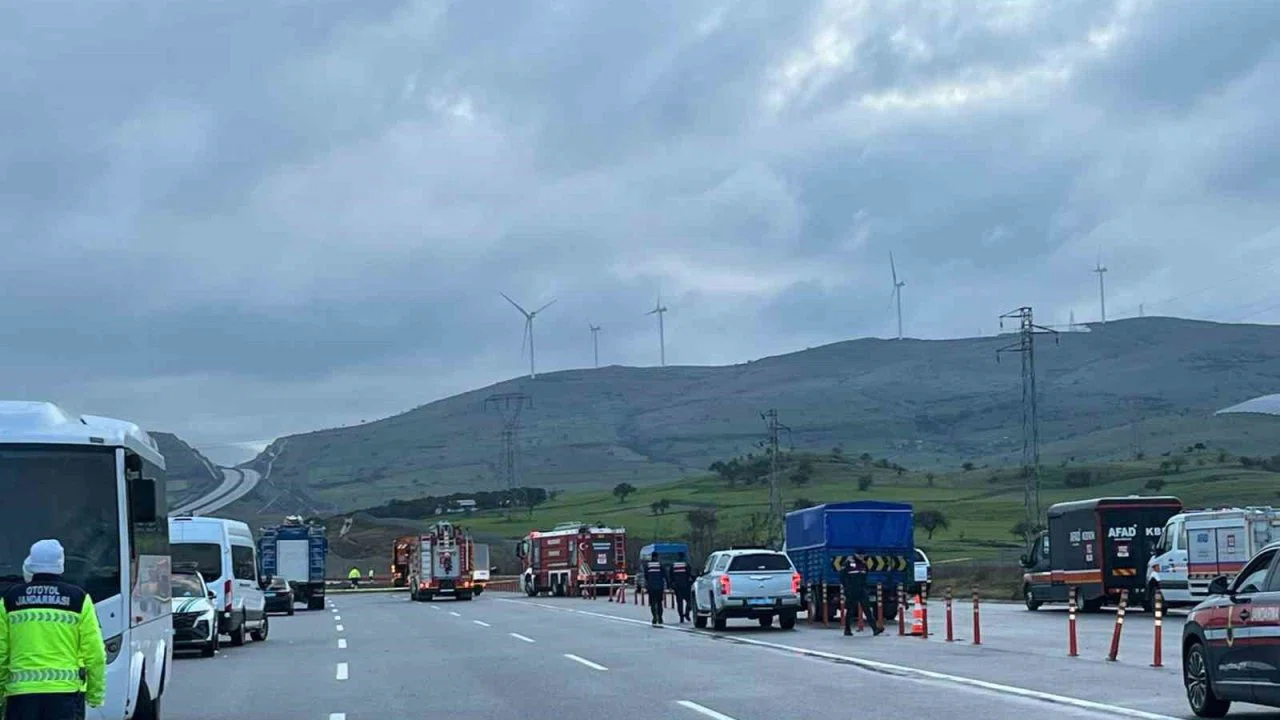 Balıkesir’de F-16 uçağının düştüğü bölgede çalışmalar sabahın ilk ışıklarıyla devam ediyor