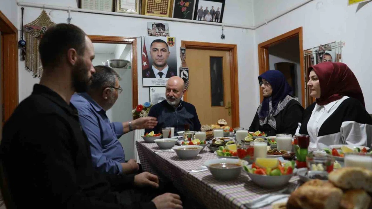Başkan Çolakbayrakdar: "Aziz şehitlerimiz asla unutulmayacak, emanetleri başımızın tacıdır"