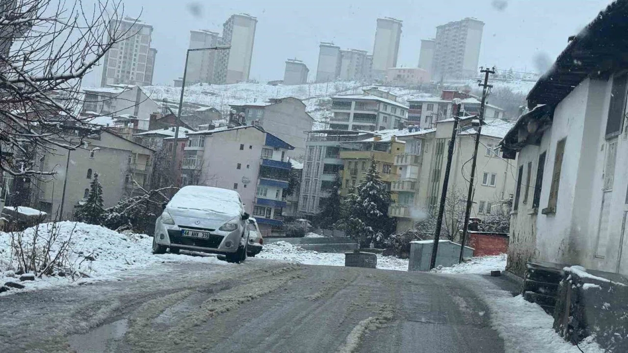 Battalgazi’de kar yağışı sonrası ekipler sahada