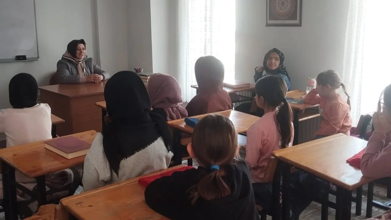 Bayburt’ta ilkokul öğrencilerine ramazan ayının önemi anlatıldı