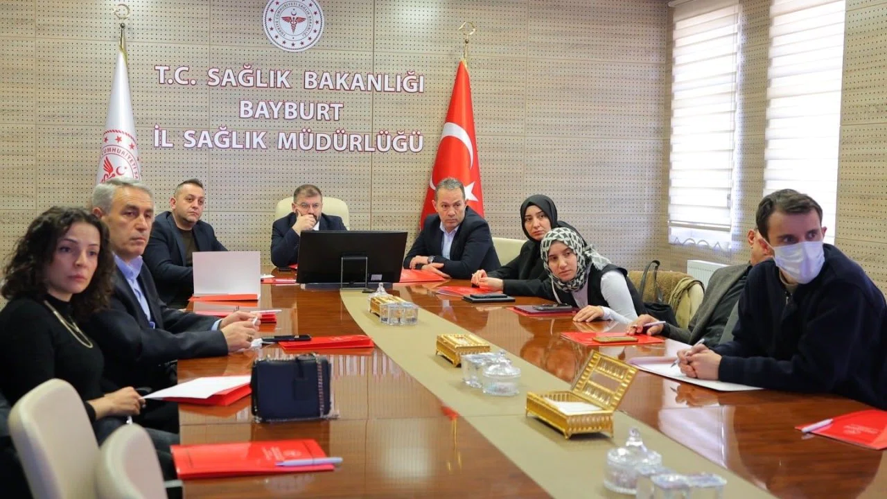 Bayburt’ta sağlık tesislerinin standartları toplantıda değerlendirildi