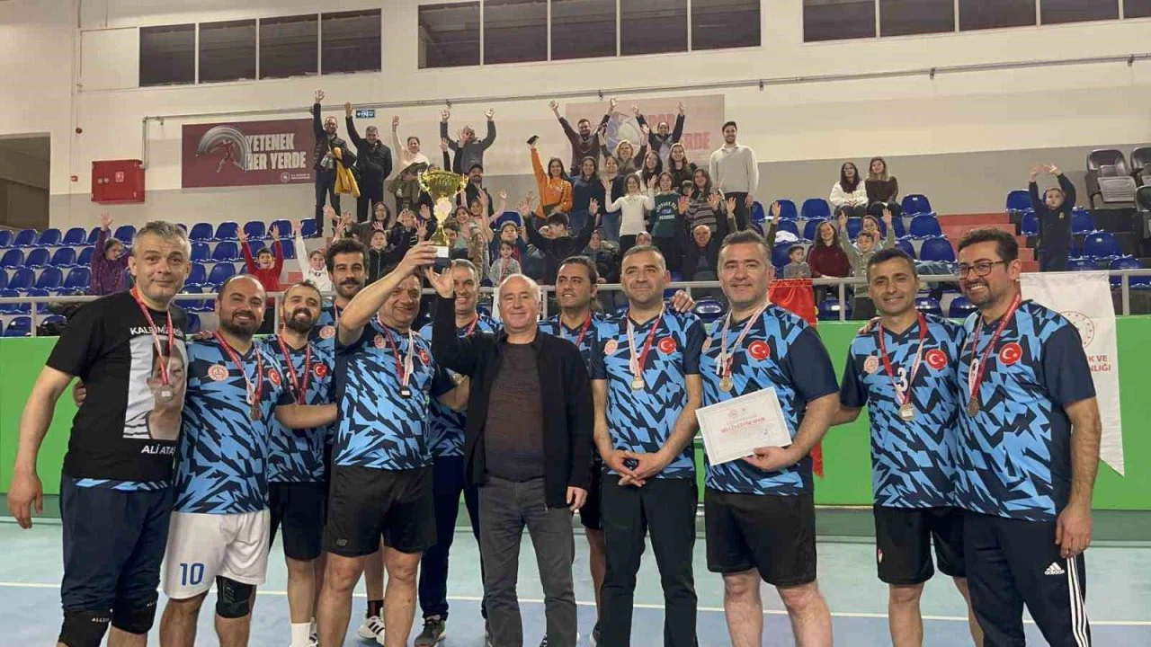 Bayındır’da filede büyük final: Şampiyon fair play