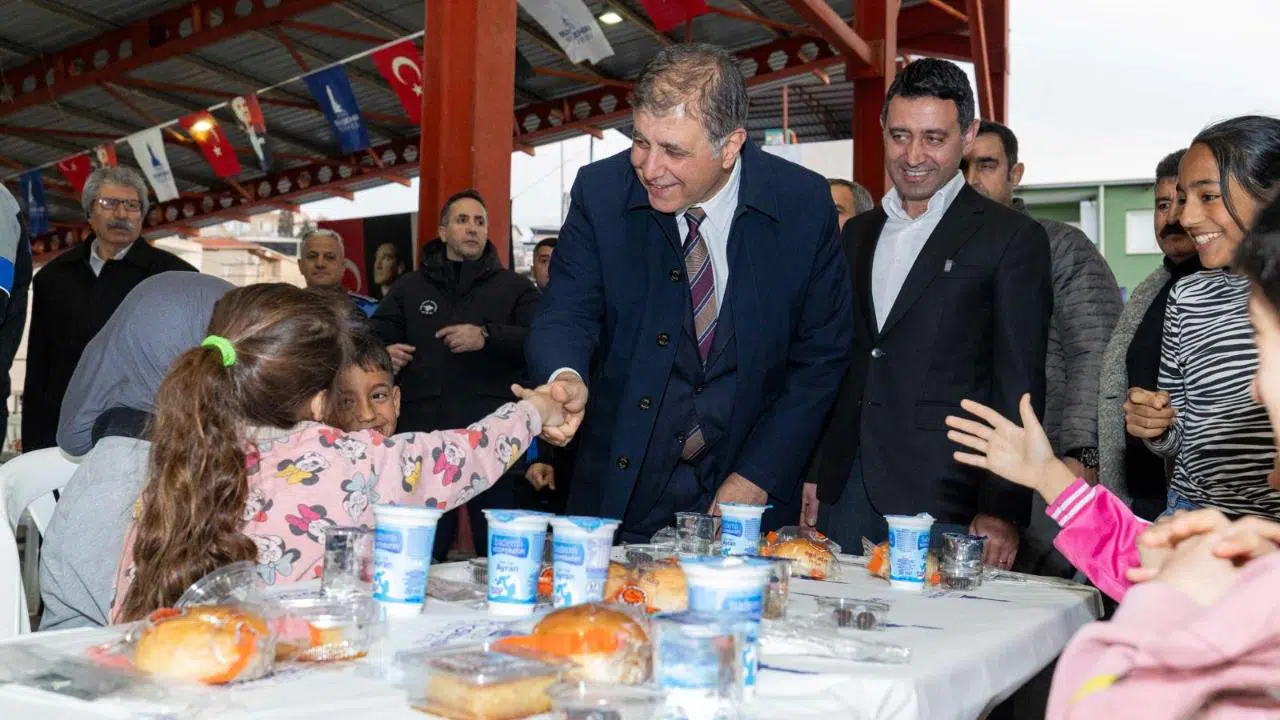 Bayraklı'da gönüller aynı sofrada buluştu
