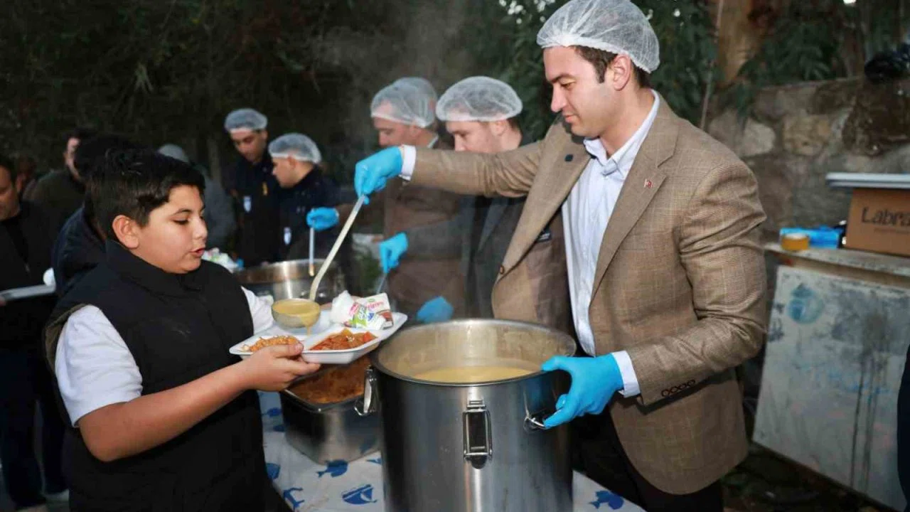 Belediyenin geleneksel iftar programları sürüyor
