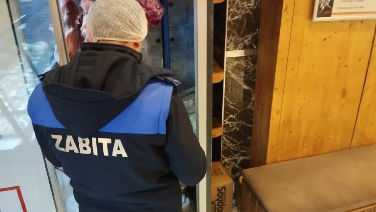 Bilecik’te kasaptaki tüketim tarihi geçmiş tavuk ve kokoreçe el kondu