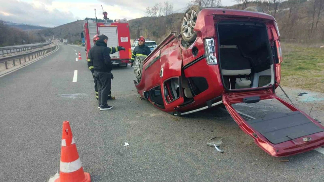 Bilecik’te otomobil takla attı: 4 yaralı