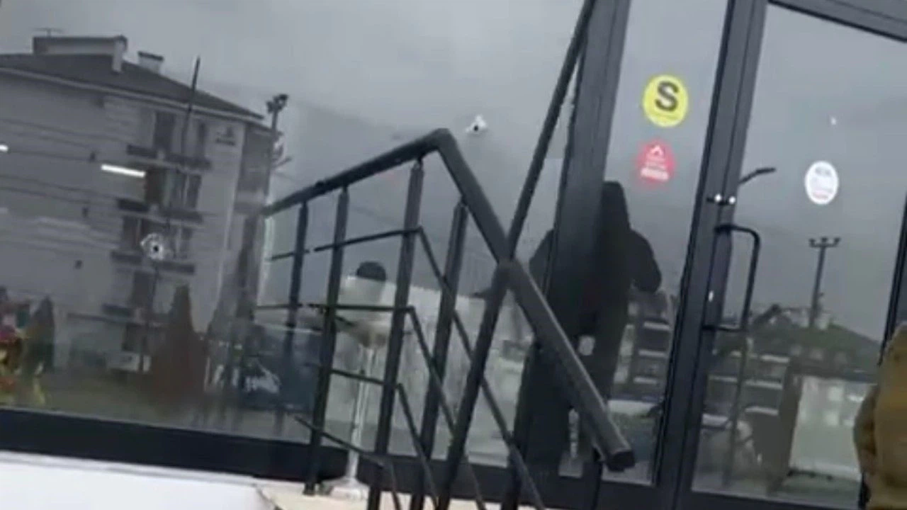 Bolu’da emlak ofisine silahlı saldırı: Lüks cip ve iş yeri kurşunların hedefi oldu