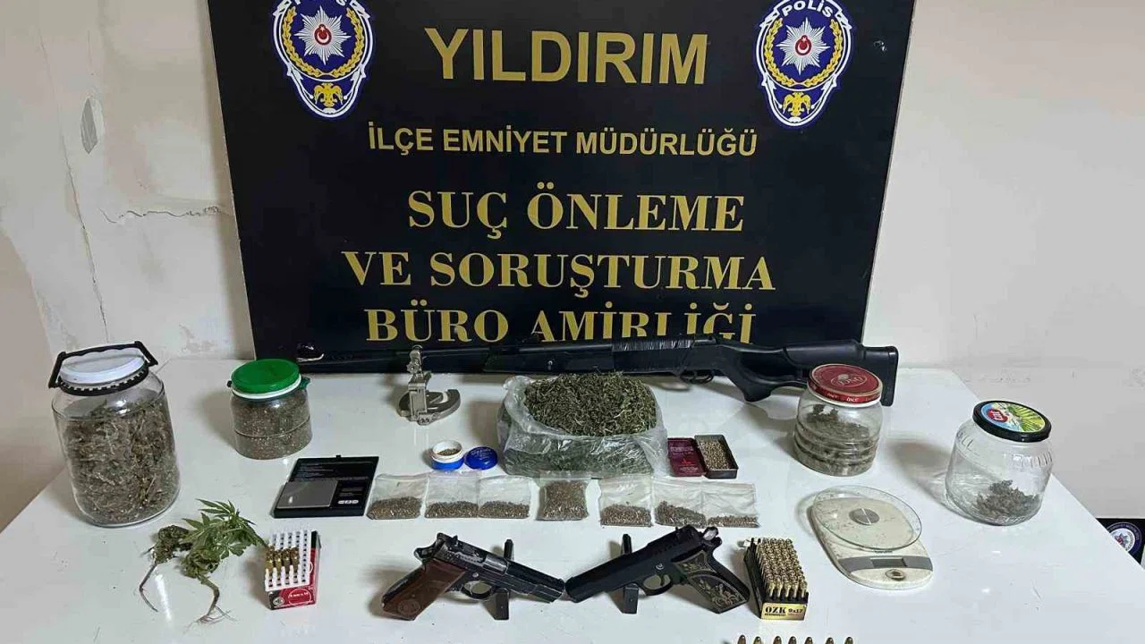 Bursa’da film gibi zehir baskını...Dilenci kılığındaki polis kapıyı açtırdı