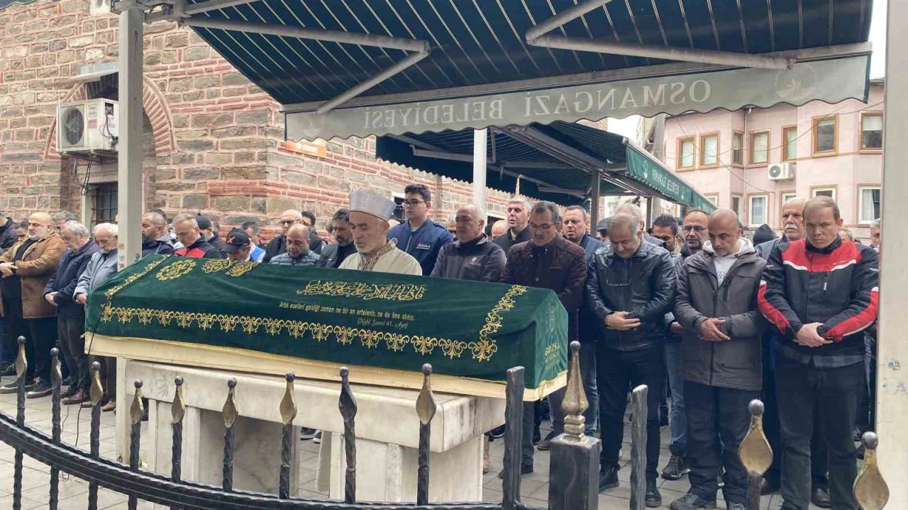 Bursa’daki feci kazada hayatını kaybeden genç adam gözyaşlarıyla uğurlandı