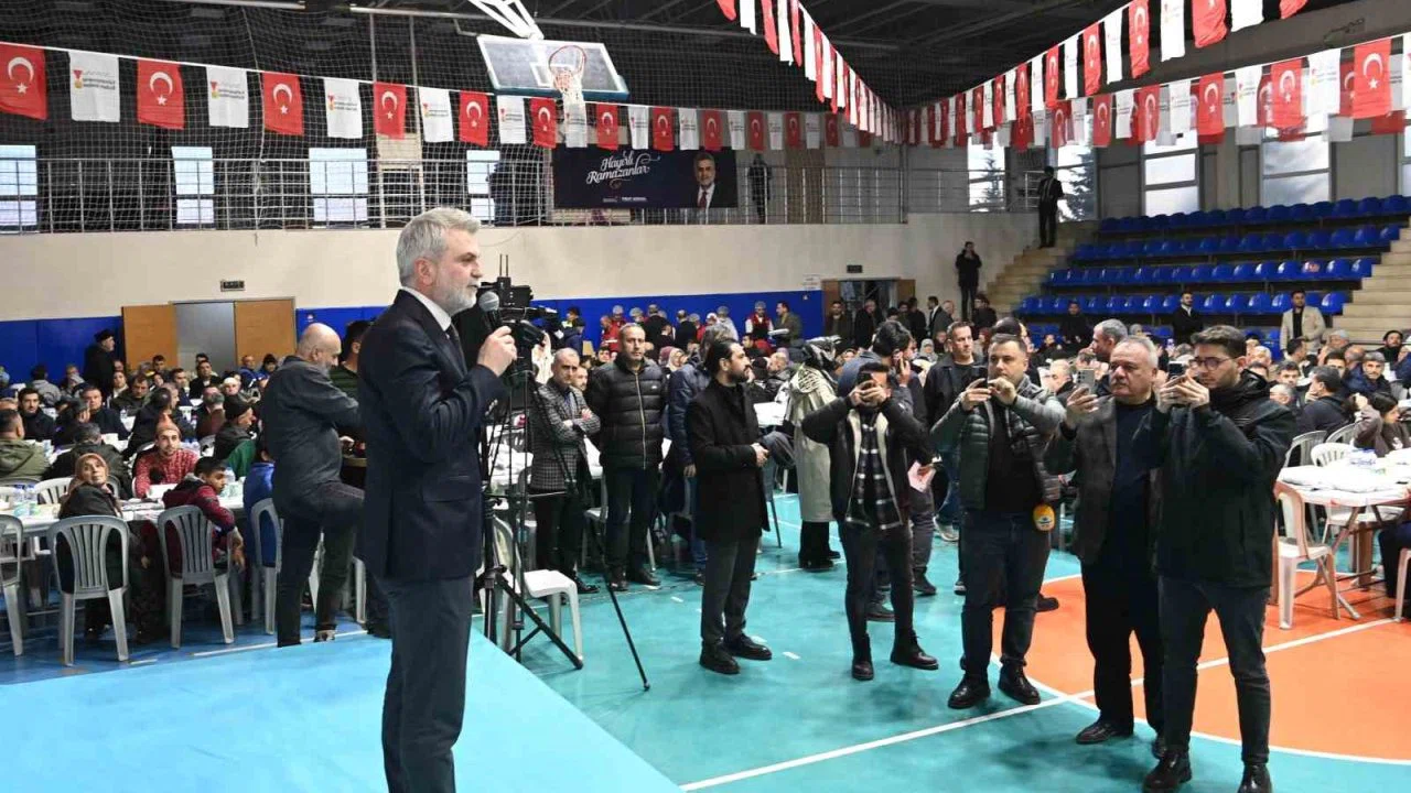 Büyükşehir’in gönül sofrası Türkoğlu’nda kuruldu