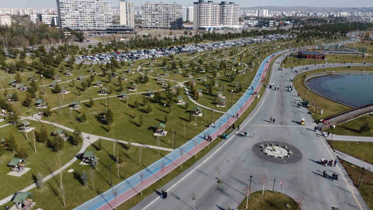 Büyükşehir’in vizyon projesi Millet Bahçesi, Kayserililerin buluşma noktası oldu