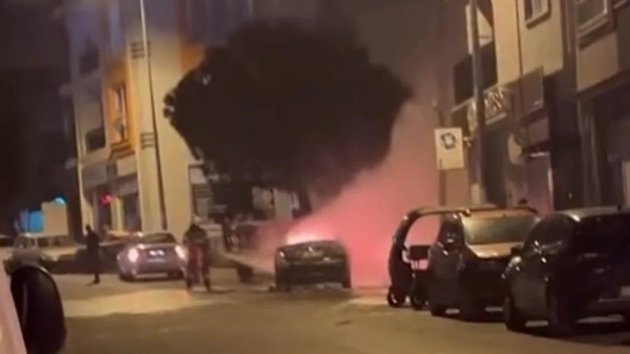 Çanakkale’de yanan araç bomba gibi patladı