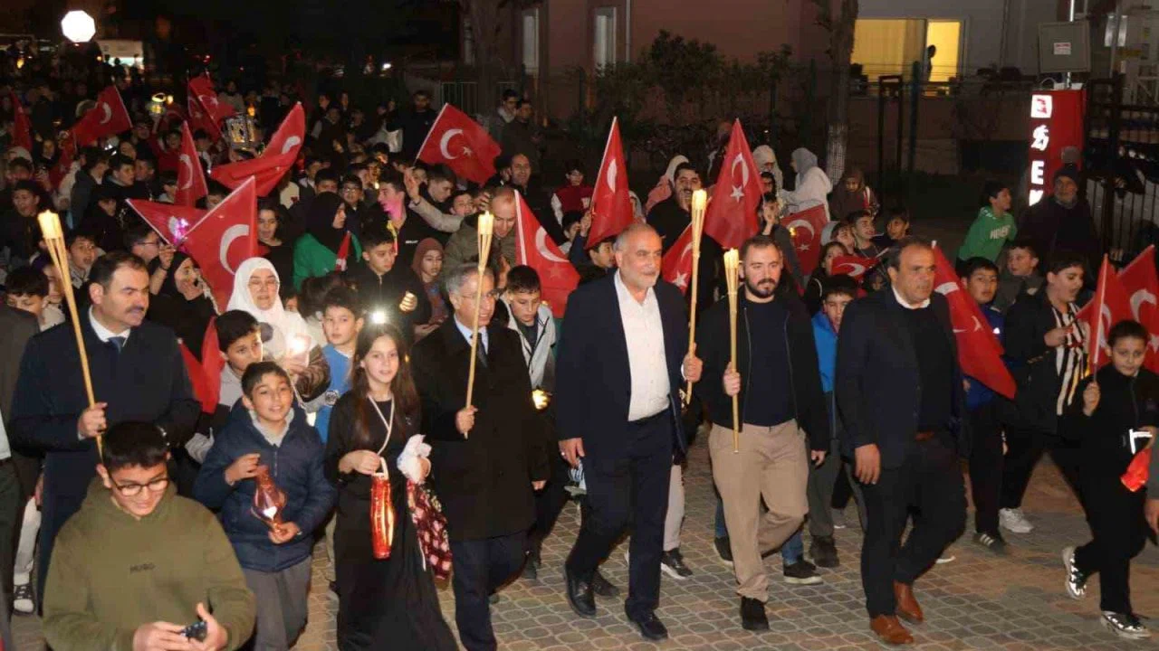 Canik’te Ramazan’ın gelişi fener alayıyla karşılandı