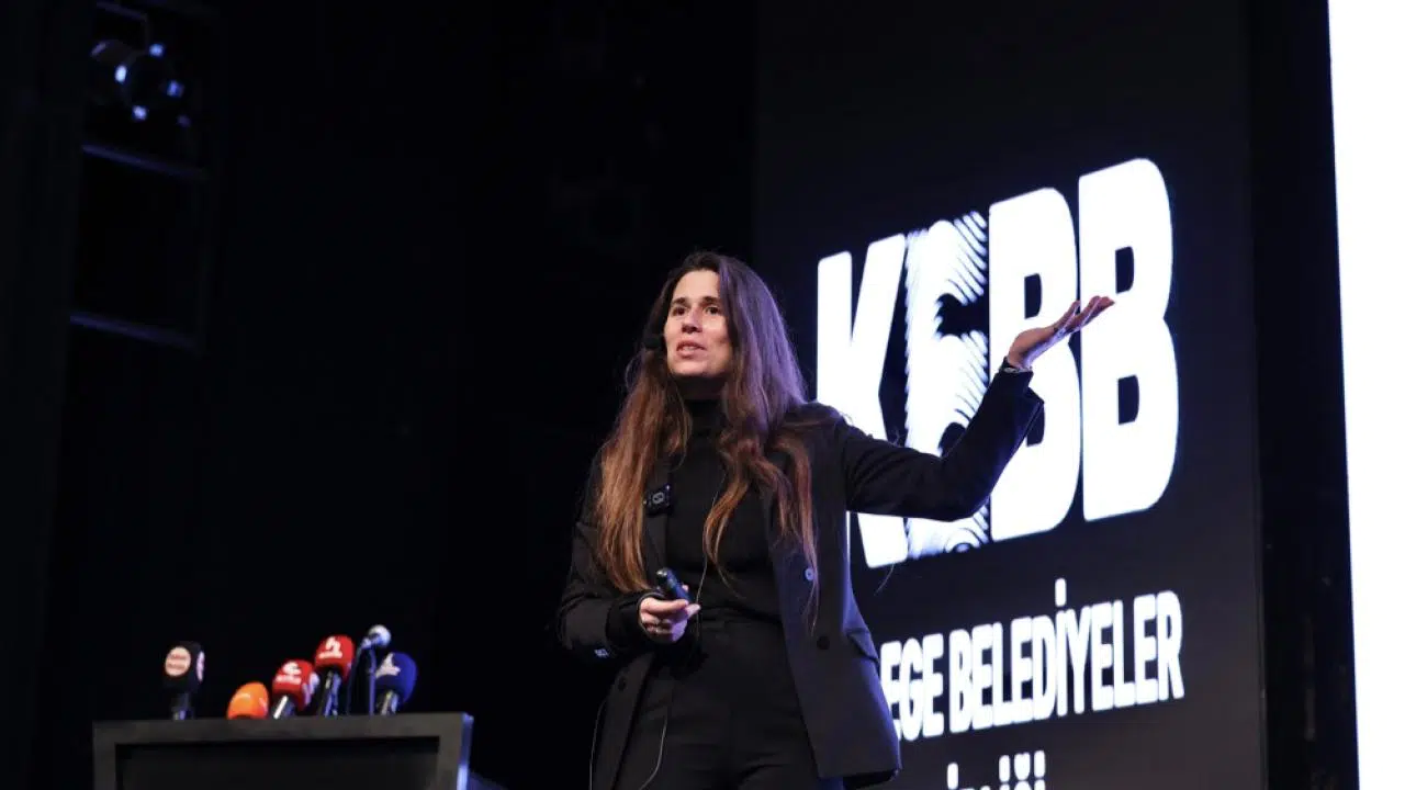 Çeşme Belediye Başkanı Lâl Denizli, “İzmir’de Afet” söyleşisinde Çeşme’nin afet hazırlık modelini anlattı