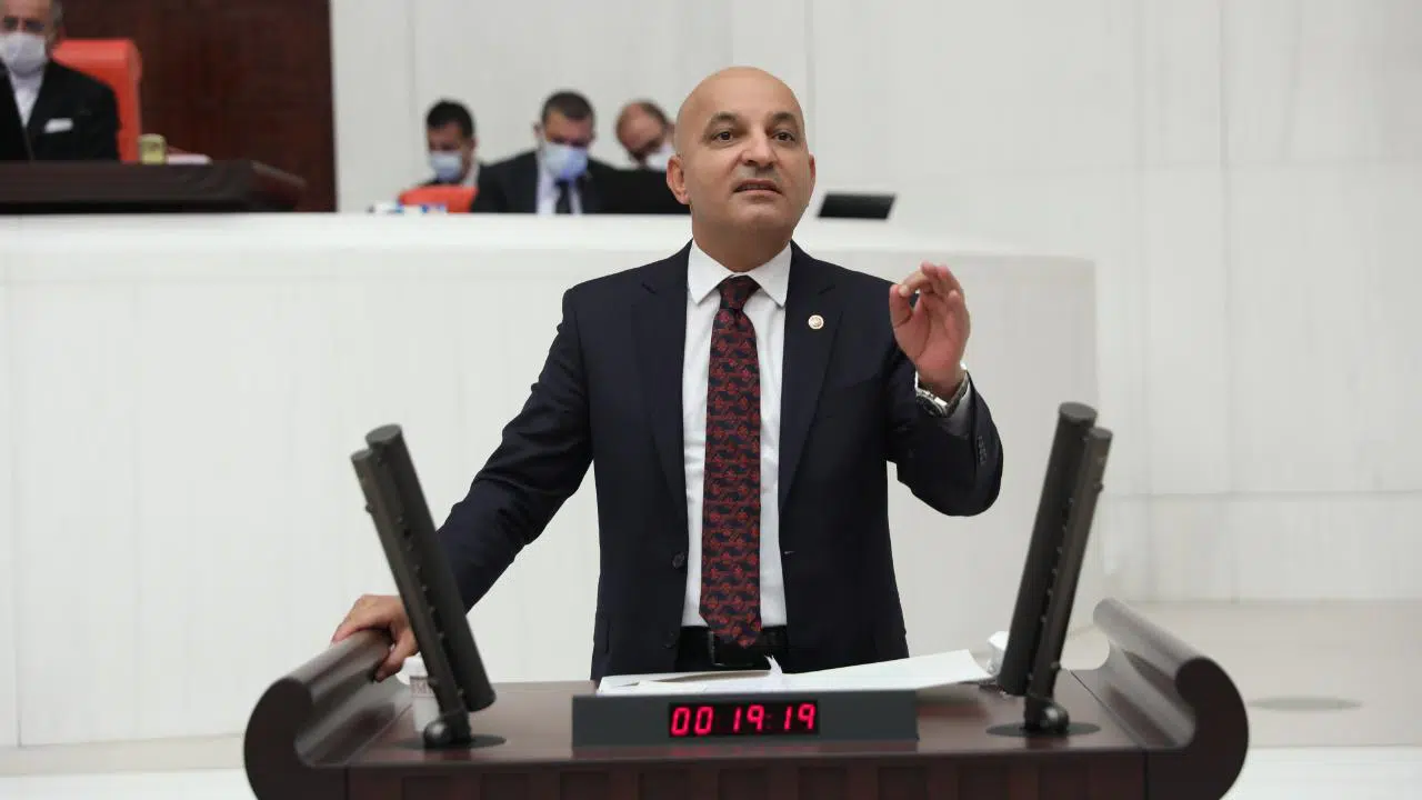 CHP'li Polat, "İktidar İzmir'i kamu gücüyle ele geçirmeye çalışıyor"