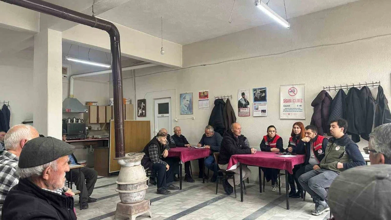 Çiftçilere bitki koruma ürünlerinin doğru kullanımı anlatıldı