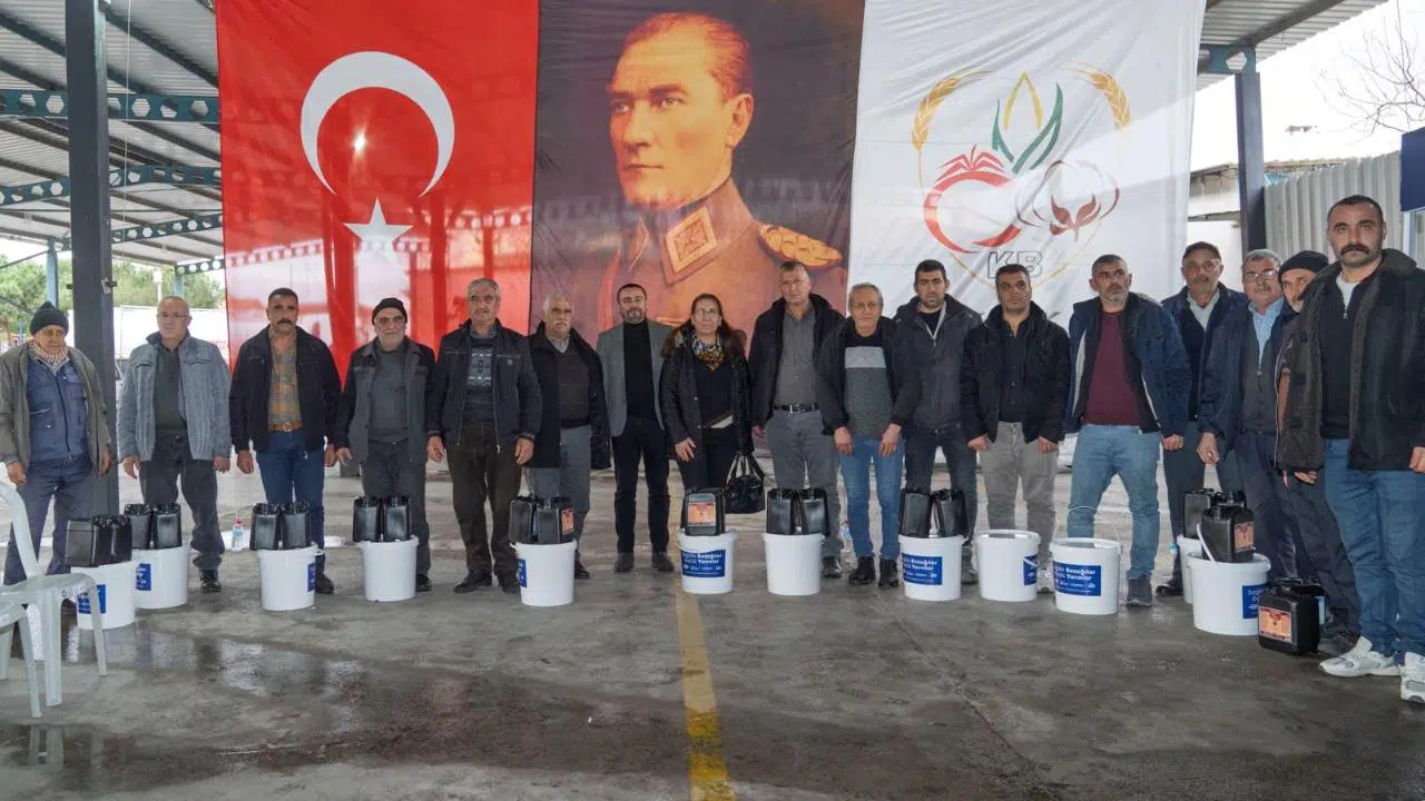 Çiftçiye buzağı kiti ve dezenfektan desteği