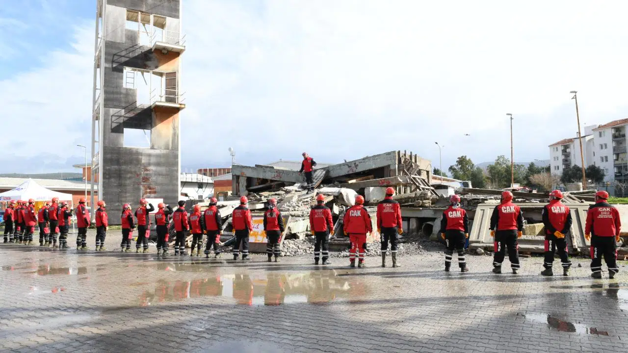 Çiğli Arama Kurtarma Ekibi (ÇAK) Afetlere Karşı Hazır