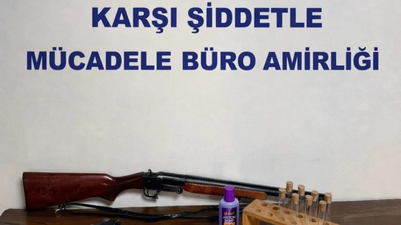 Çok sayıda suç kaydı bulunan şüphelinin evinden silah ve uyuşturucu çıktı