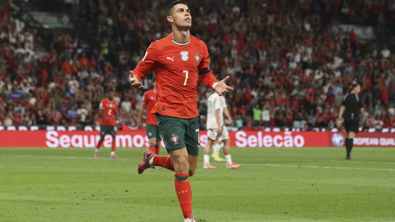 Cristiano Ronaldo, Almeria’nın yüzde 25’lik hissesini satın aldı