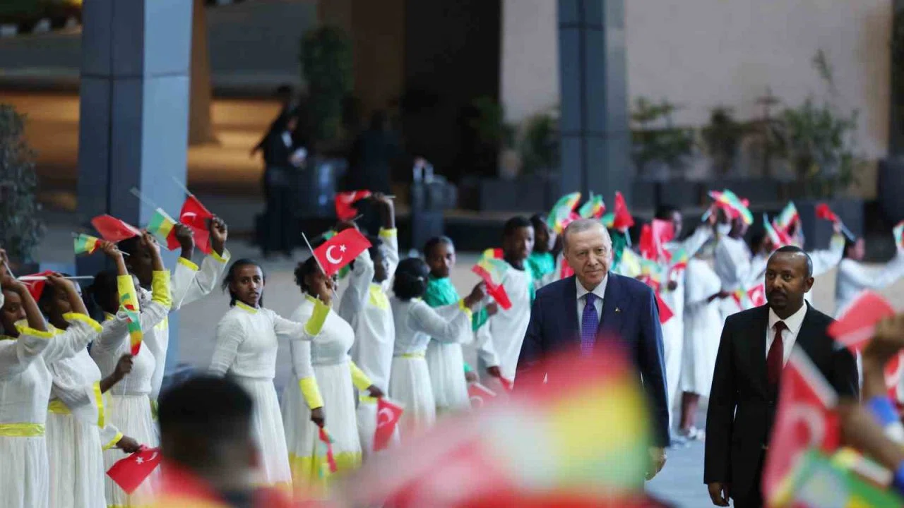 Cumhurbaşkanı Erdoğan’a Etiyopyalı çocuklardan coşkulu karşılama