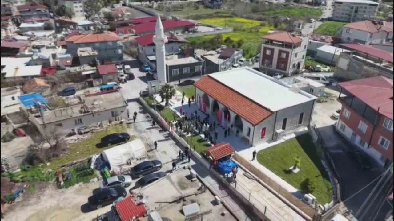 Depremin ardından inşa edilen 120. cami ibadete açıldı