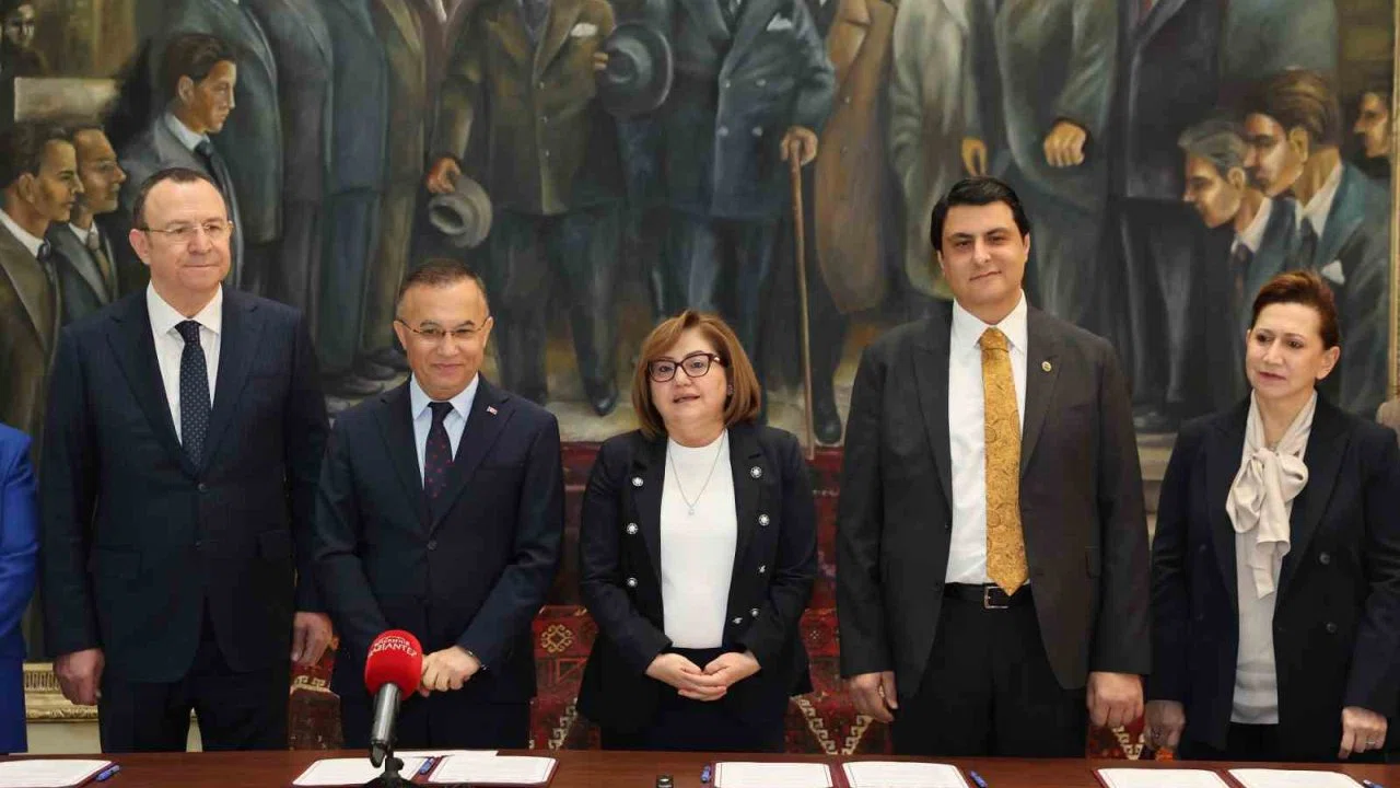 Engelsiz Aktif Yaşam Merkezi için imzalar atıldı