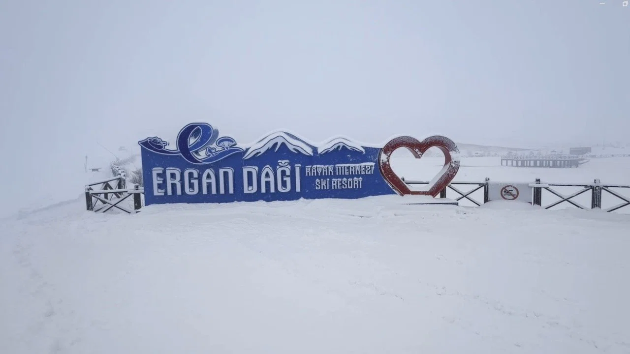 Ergan Dağı’nda kar rekoru: 2. etap teleski hattı kar altında