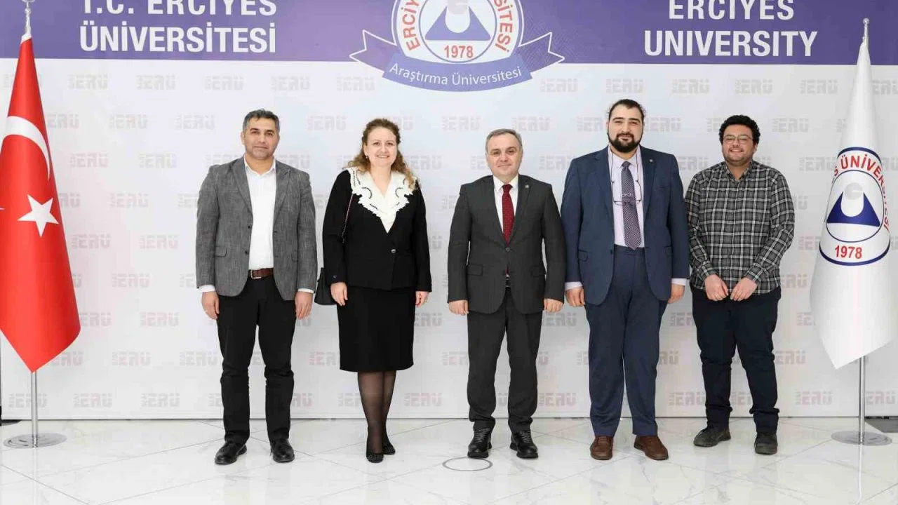 ERÜ’de ’Uzay Radyasyonunda Hayatta Kalmak’ konulu konferans düzenlendi