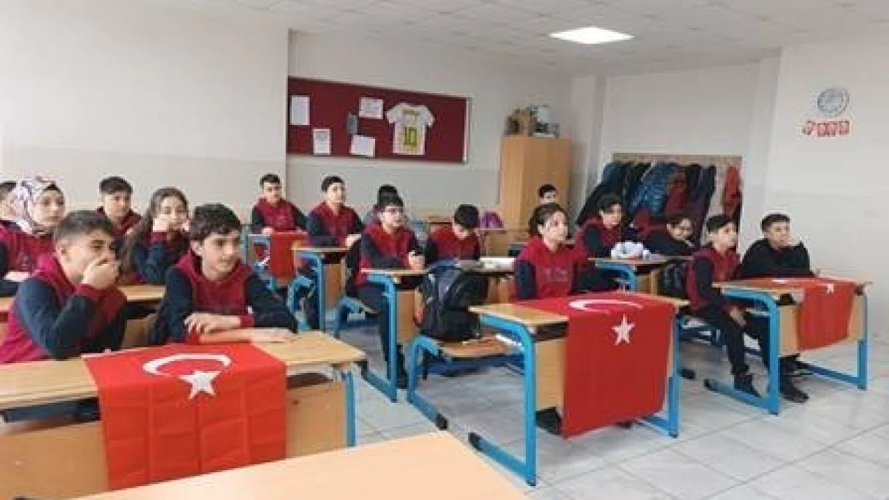 Faik Güngör Ortaokulu’nda değer odaklı eğitim: "10’a ben yeterim" projesi