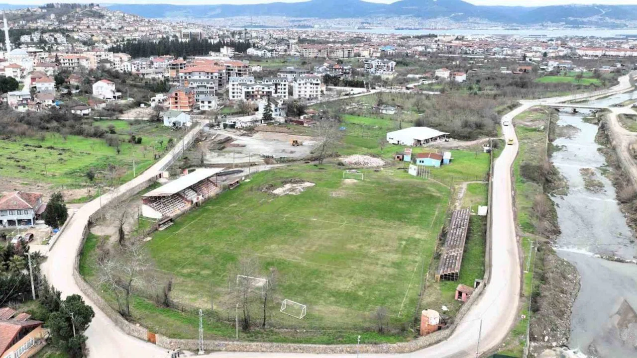 Gölcük’te yeni spor kompleksinin inşaat çalışmalarına başlandı