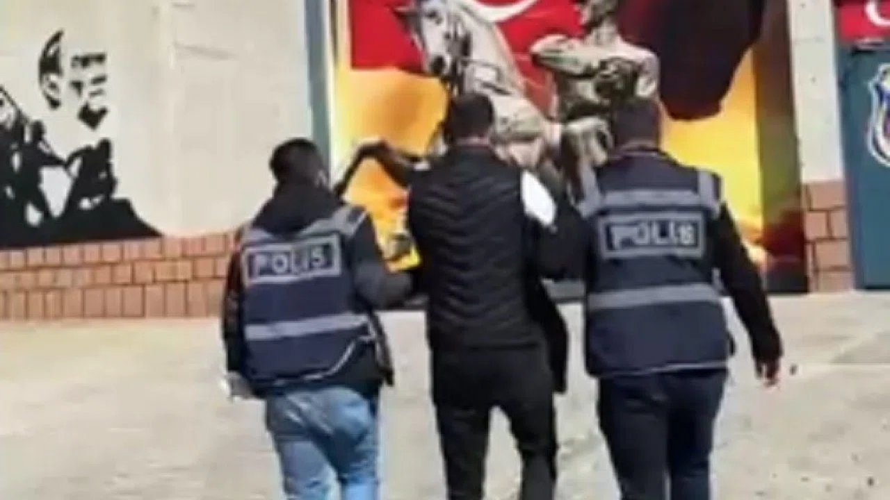 Hatay’da hapis cezaları nedeniyle aranan 2 kişi tutuklandı