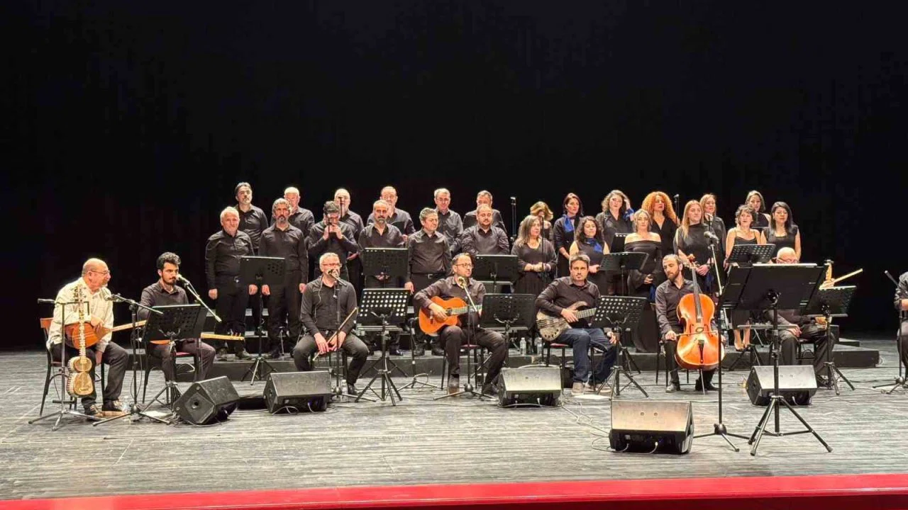 ’Hayattan Sesler Korosu’ndan ayakta alkışlanan konser