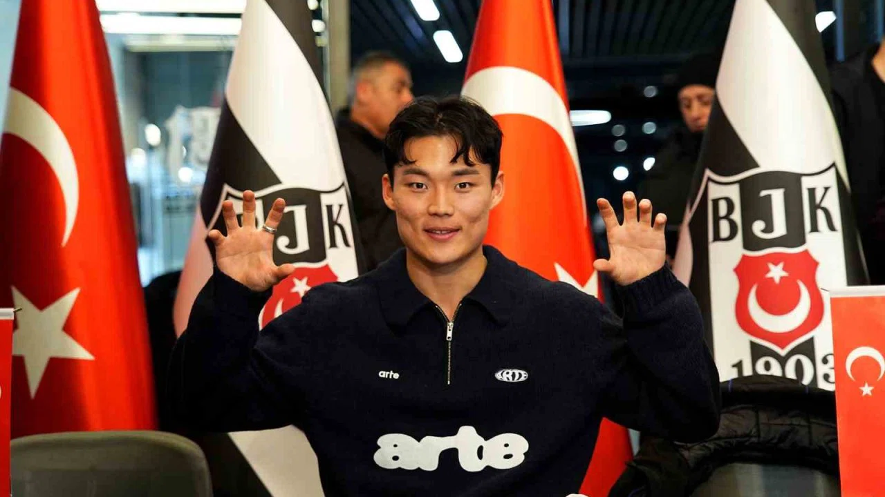 Hyeon-gyu Oh imza gününde taraftarlarla buluştu