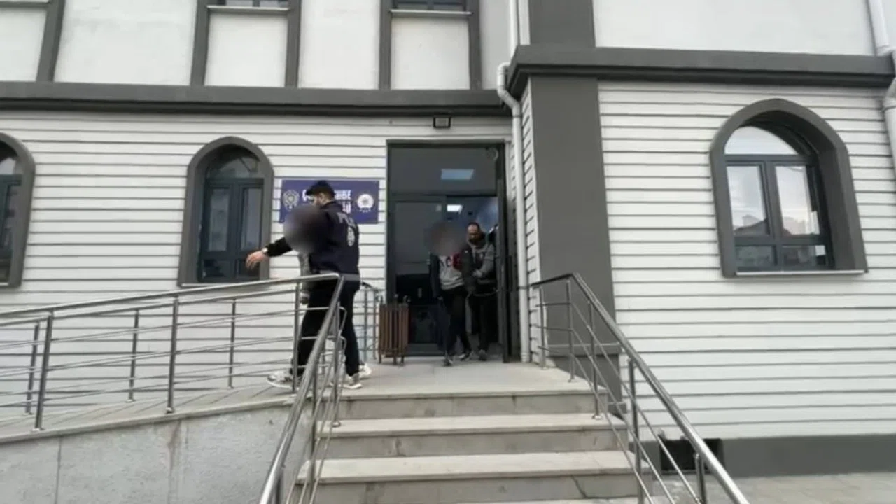 İki motosiklet çarpıştı, 1 kişi hayatını kaybetti: Kaçan sürücü yakalandı