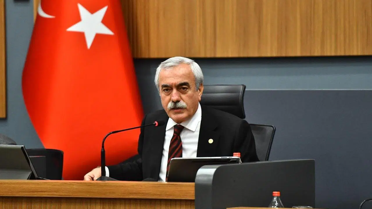 İnanç’tan Meclisteki Arbede İçin Açıklama Ve AK Parti’ye “Hırsız” Göndermeli Cevap