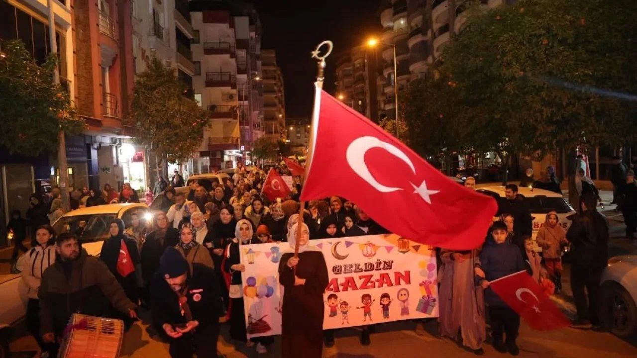 İncirliova’da Ramazan ayını Fener Alayı ile karşıladılar