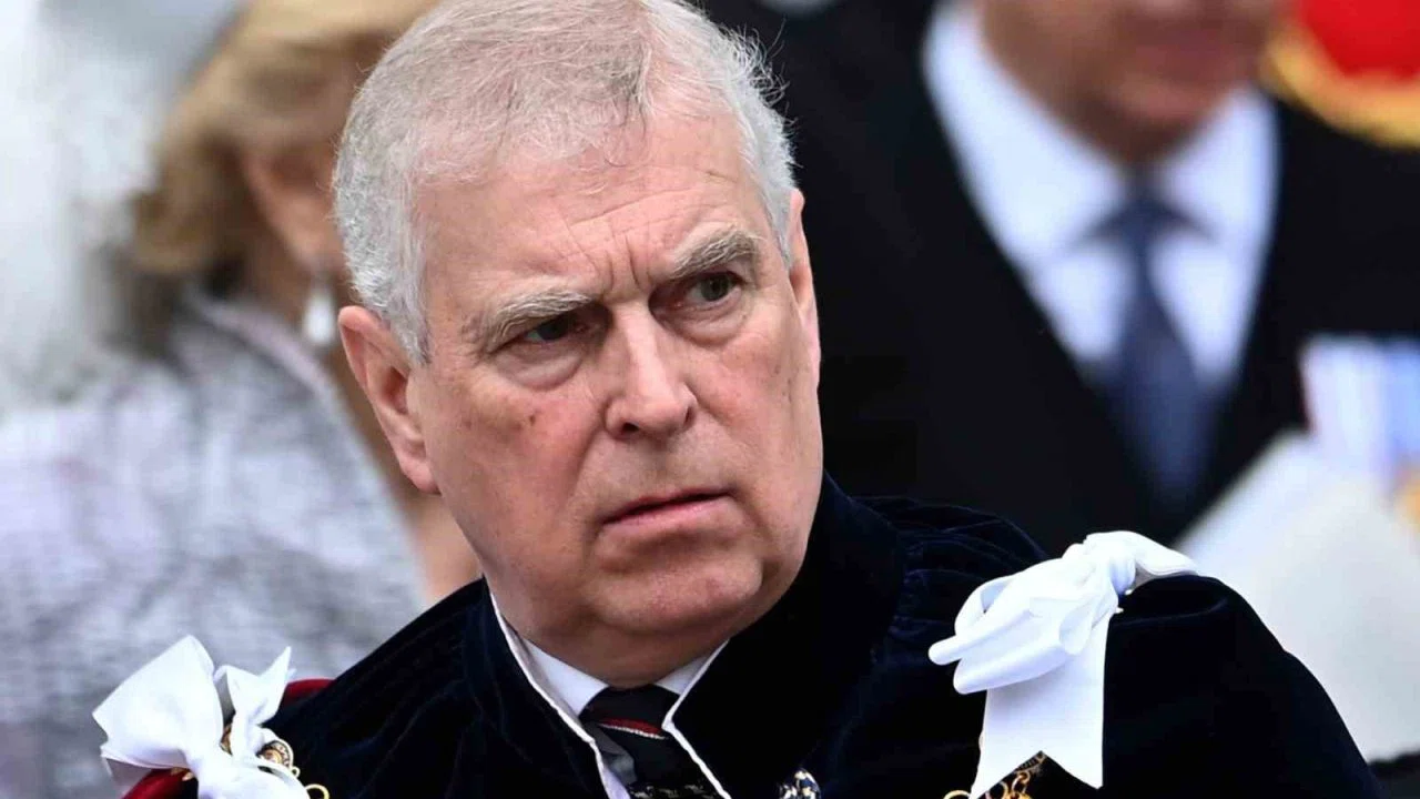 İngiltere Kralı Charles: "(Kardeşi Andrew’in gözaltına alınması) Hukuk işlemeli"