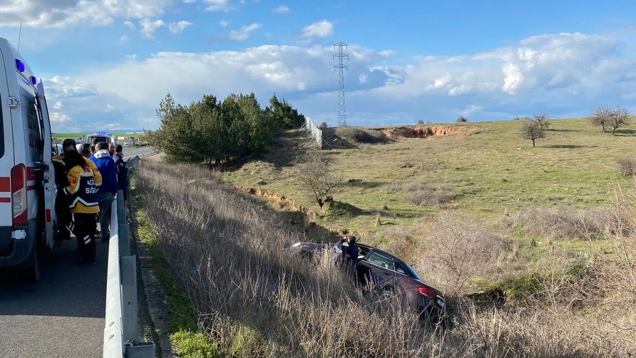 İpsala’da trafik kazasın: 1’i çocuk 3 yaralı