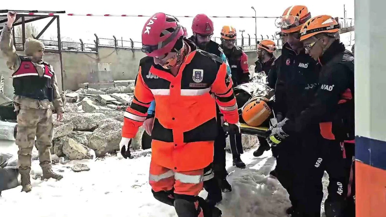 JAK timinden ağır kış şartlarına müdahale tatbikatı