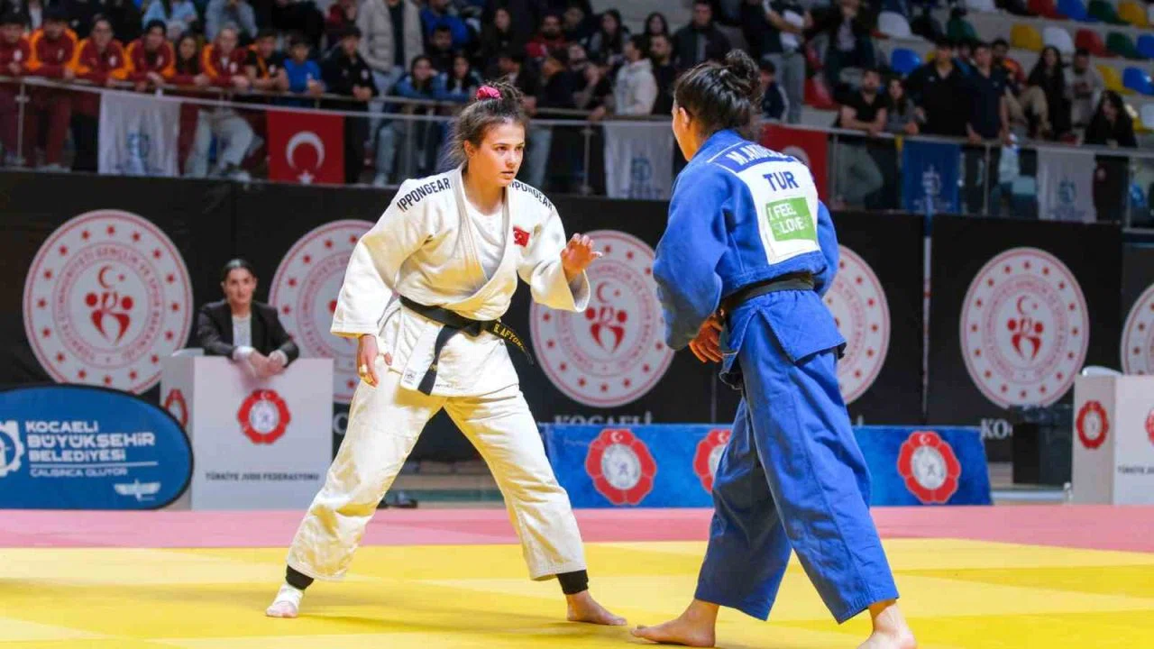 Kağıtsporlu judoculardan 13 madalya