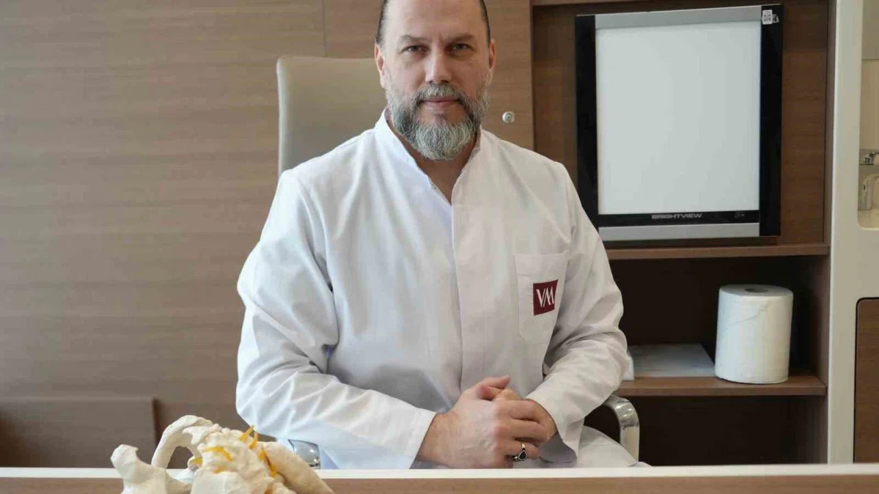 "Kapalı omurga cerrahisi ile felç riski yok denecek kadar azaltılabiliyor"