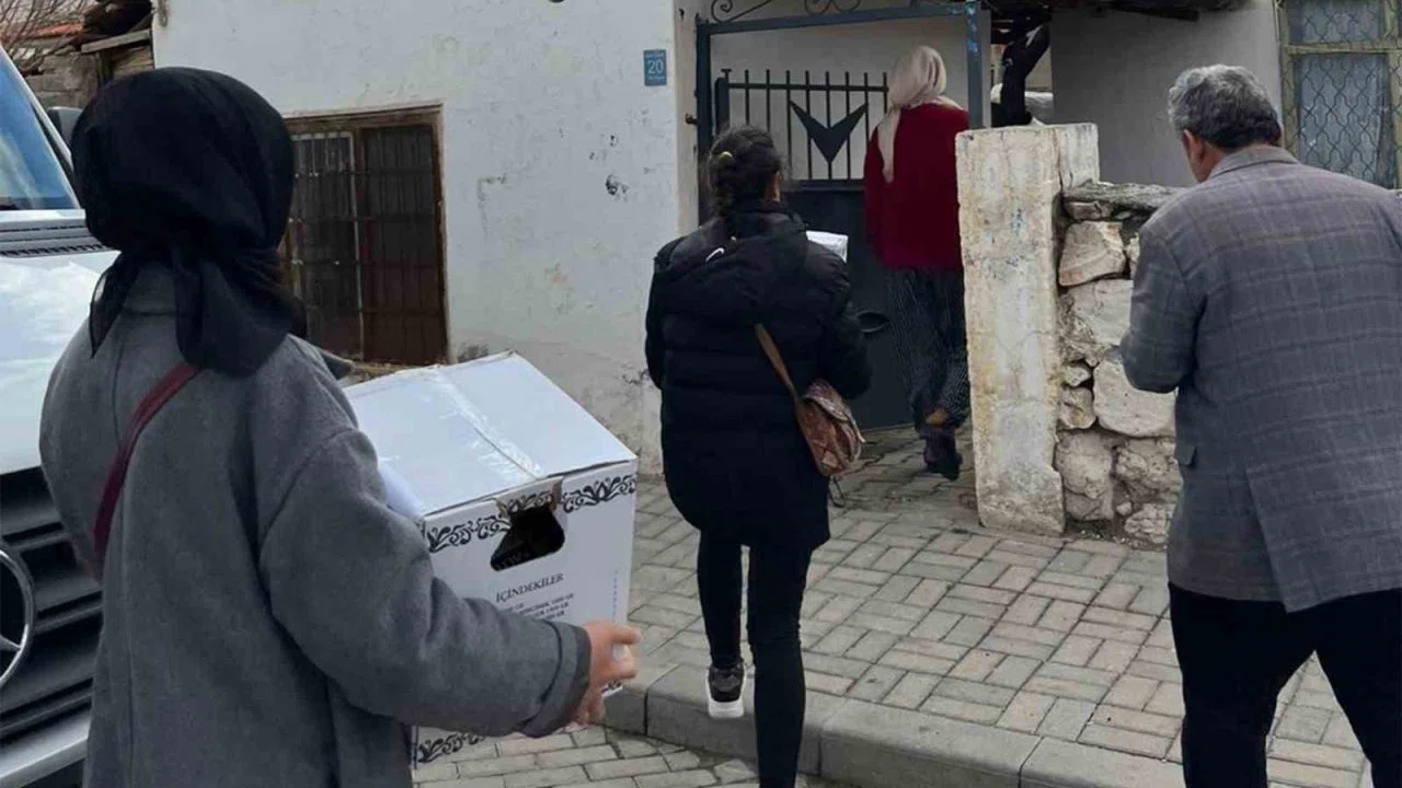 Karaman’da gönüllü gençlerden anlamlı dayanışma
