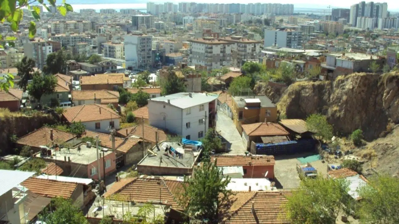 Karşıyaka’da 13 yıllık sorun çözüme kavuşuyor: ‘Taş ocağı’ planları askıda!