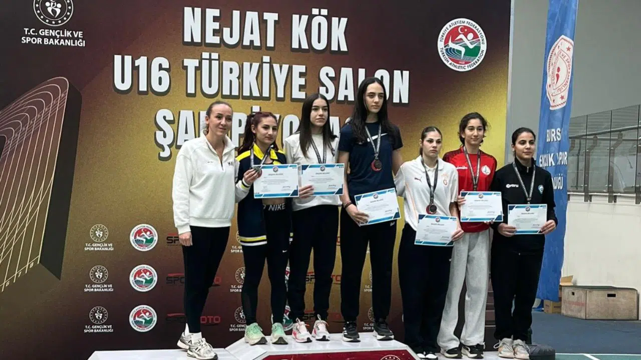 Karşıyaka’nın genç atleti Türkiye’nin zirvesinde!