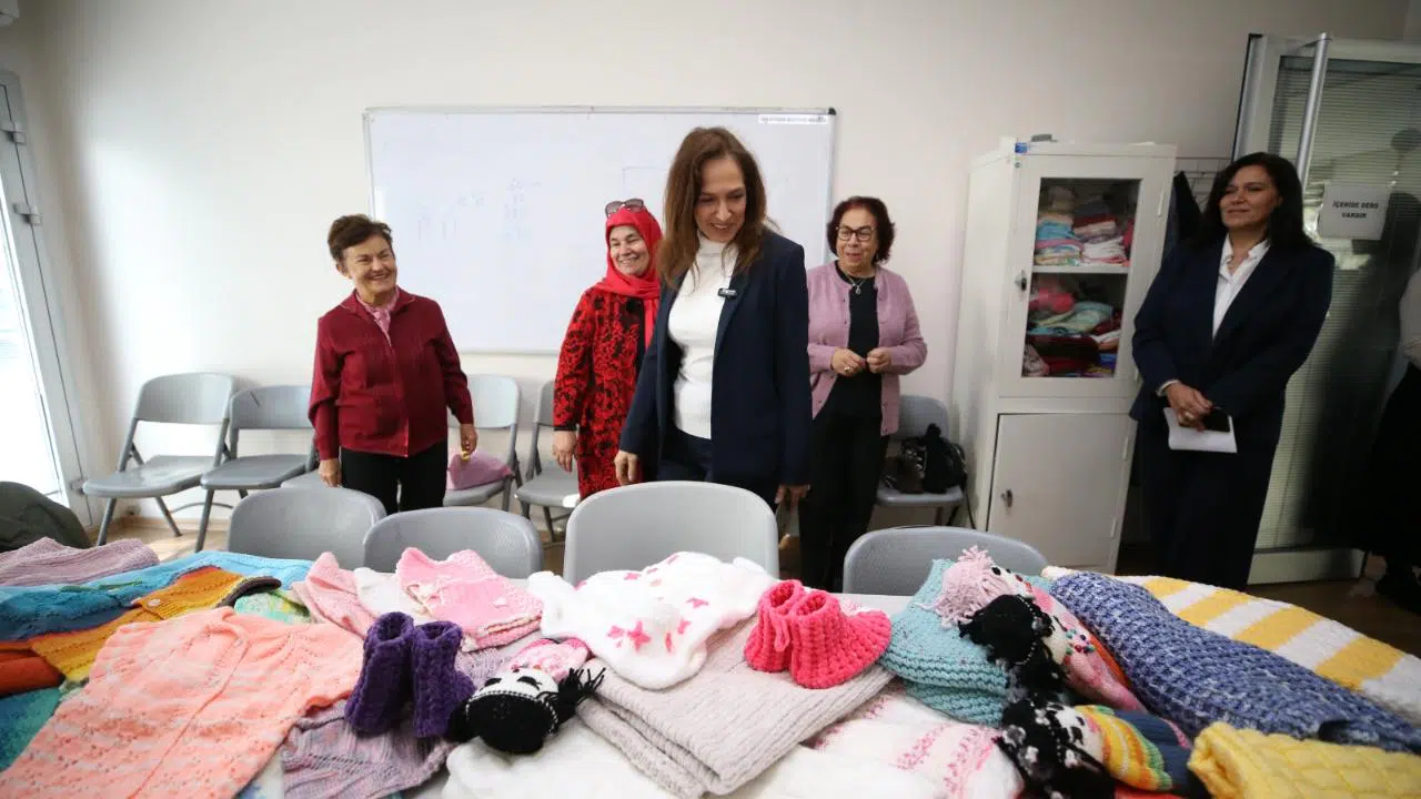 Karşıyaka’nın mahalle merkezlerinde eğitim ve üretim seferberliği