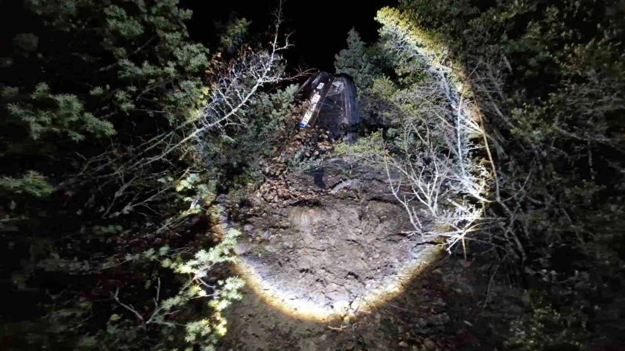 Kastamonu’da otomobil uçuruma yuvarlandı: 1 ölü, 2 yaralı